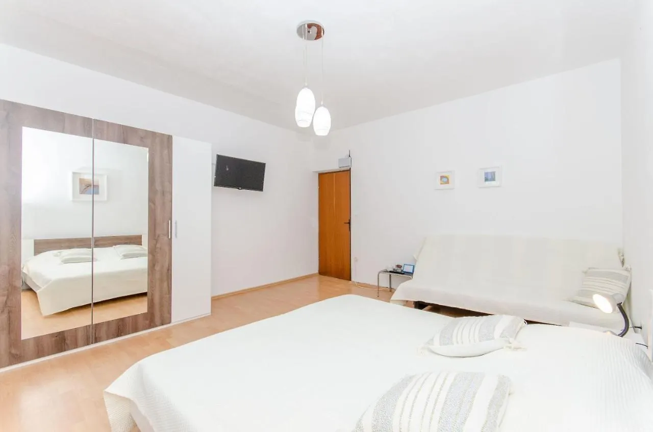 Apartments Bee Maja Trogir 0*,  Chorvatsko
