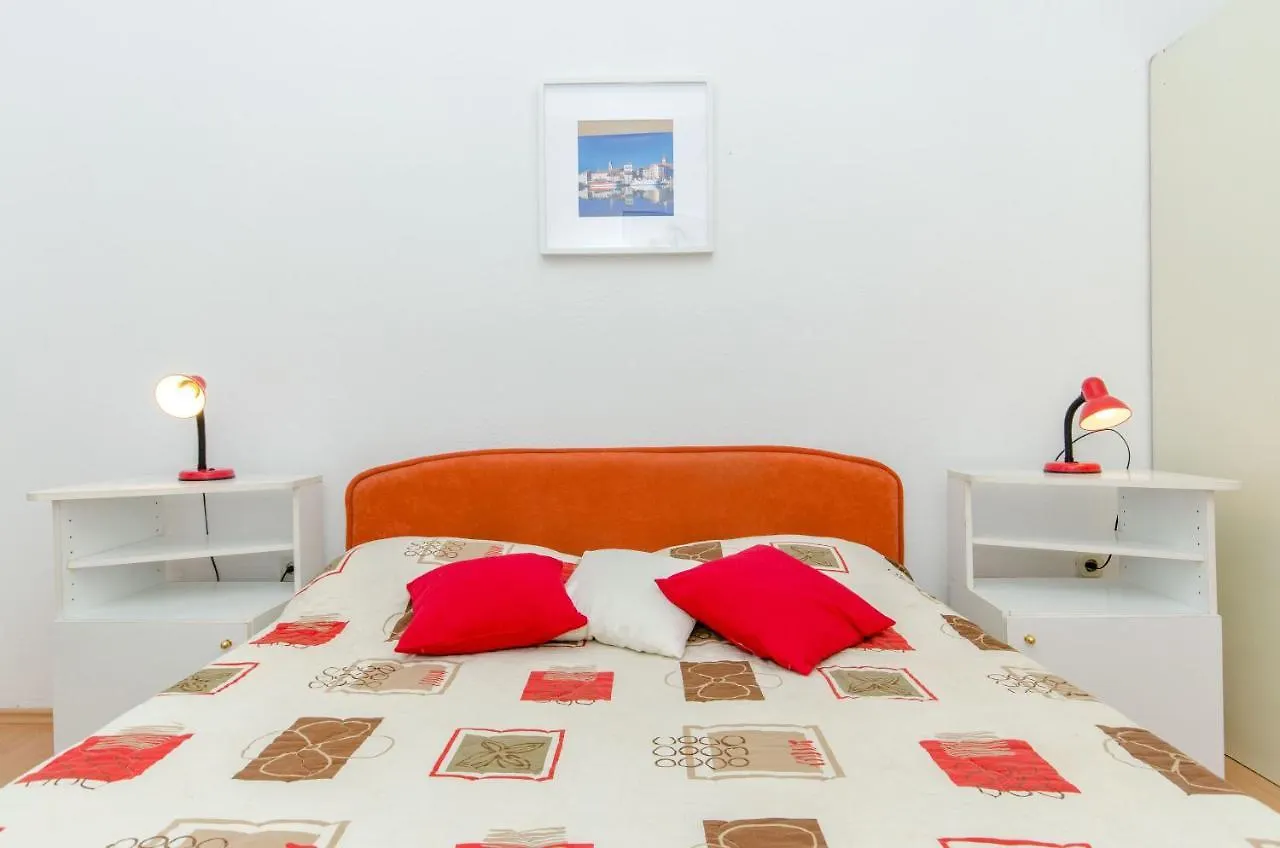 Apartments Bee Maja Trogir