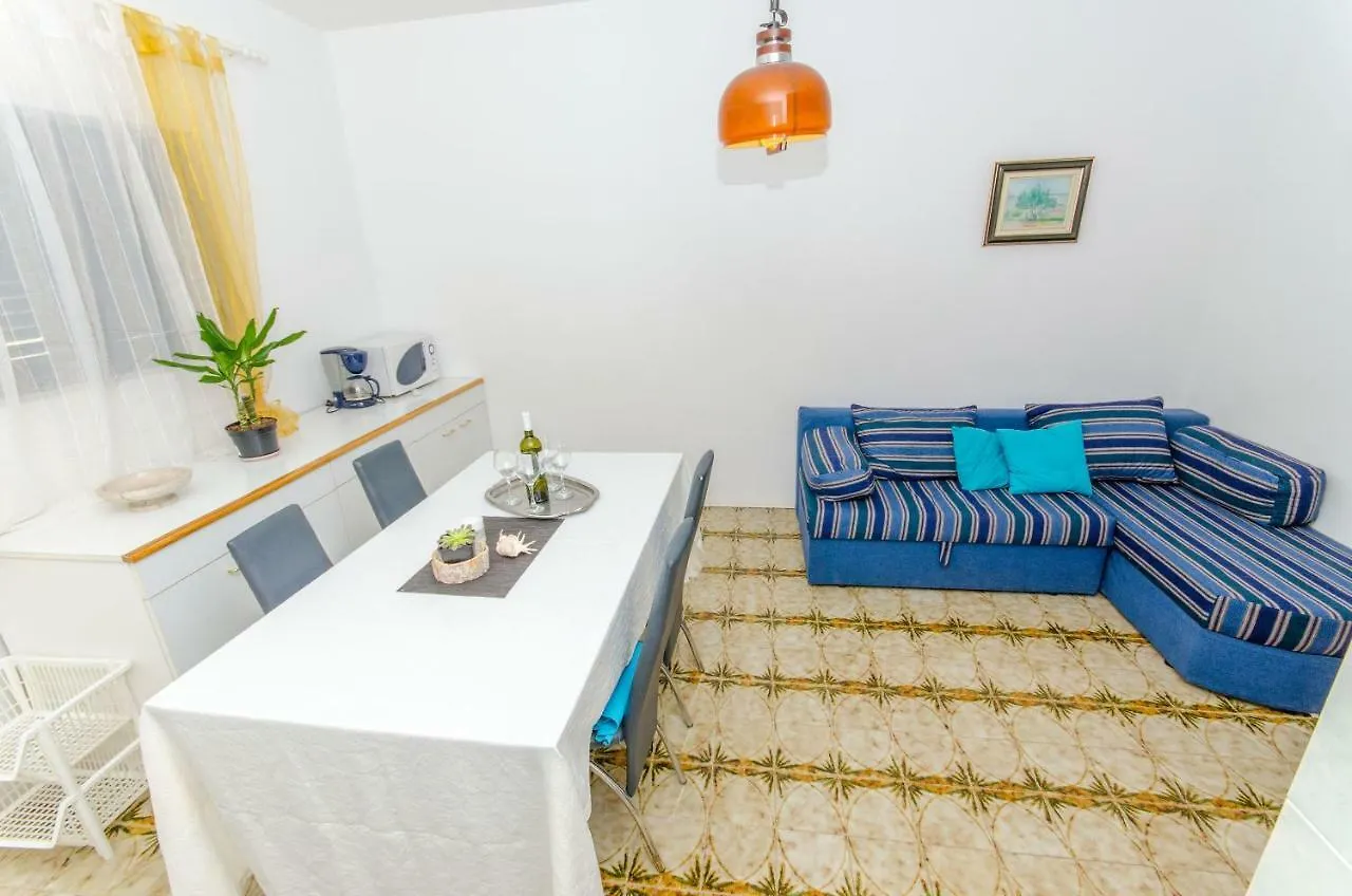 Apartments Bee Maja Trogir